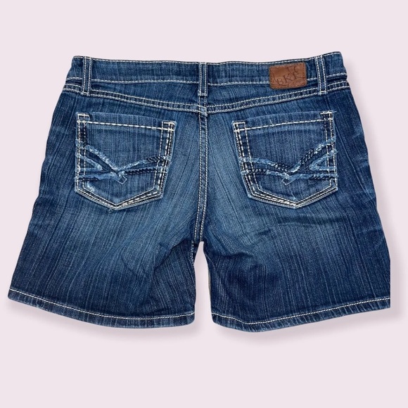 BKE Sabrina Women’s Size 29 Denim Jean Shorts Blue Wash - Picture 2 of 8